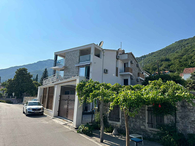 House on the first line by the sea in Herceg Novi, Baosici